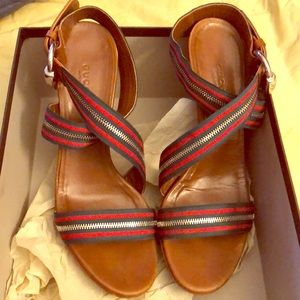 Gucci Heeled shoes